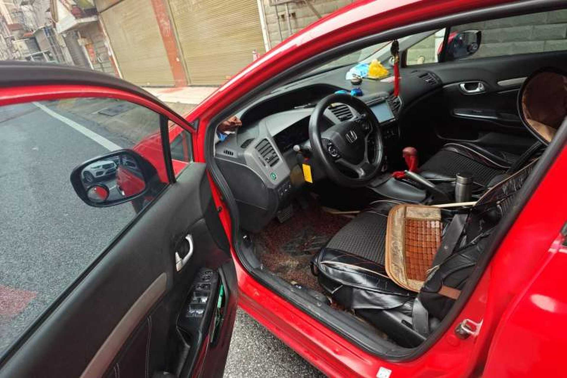 Used Honda Civic 2013 10th Anniversary 1.8L Automatic Luxury Edition Driver Seat