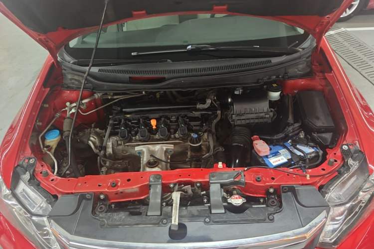 Used Honda Civic 2013 10th Anniversary 1.8L Automatic Comfort Version Engine Bay