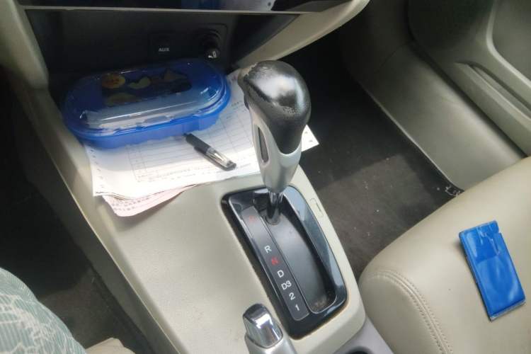 Used Honda Civic 2013 10th Anniversary 1.8L Automatic Luxury Edition Gear Lever