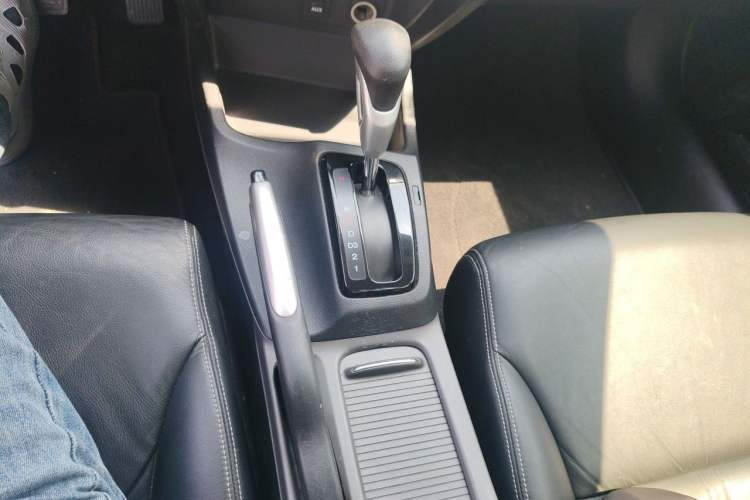 Used Honda Civic 2013 10th Anniversary 1.8L Automatic Luxury Edition Gear Lever