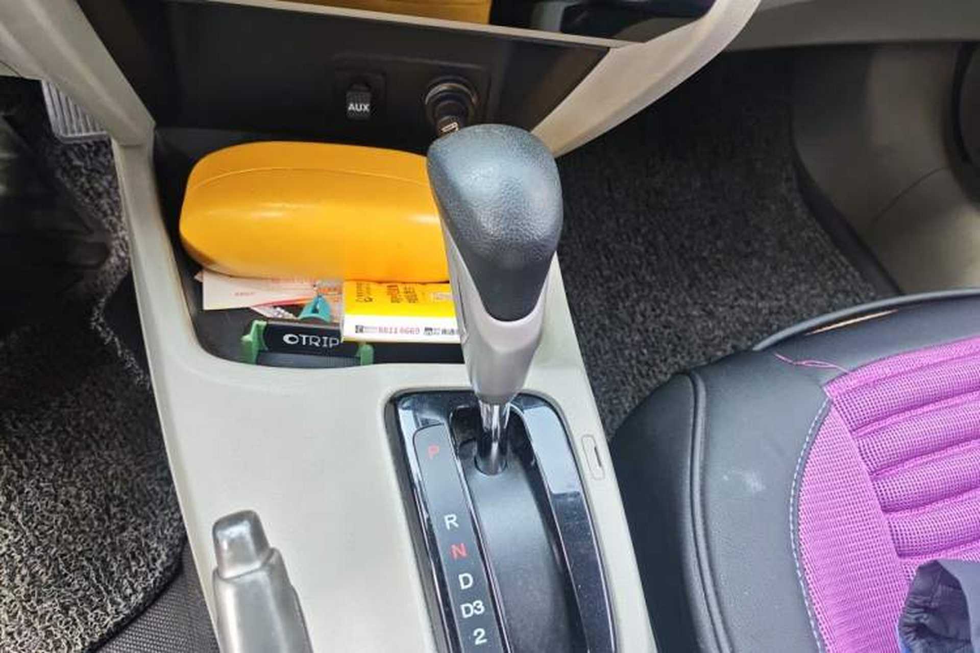 Used Honda Civic 2013 10th Anniversary 1.8L Automatic Comfort Version Gear Lever