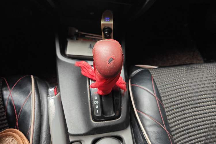 Used Honda Civic 2013 10th Anniversary 1.8L Automatic Luxury Edition Gear Lever