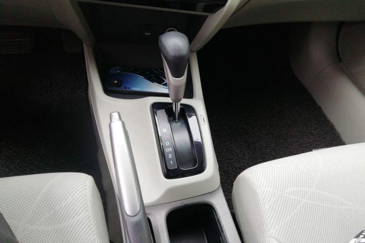 Used Honda Civic 2013 10th Anniversary 1.8L Automatic Comfort Version Gear Lever