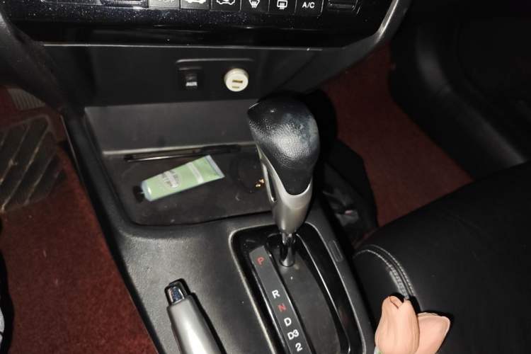 Used Honda Civic 2013 10th Anniversary 1.8L Automatic Luxury Edition Gear Lever