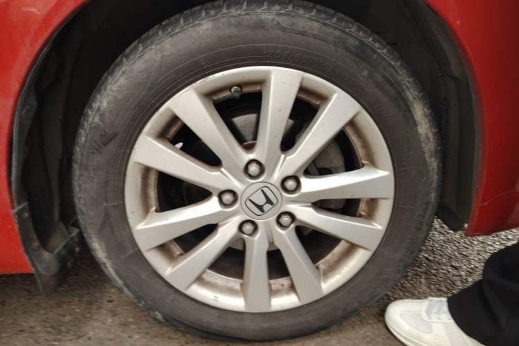 Used Honda Civic 2013 10th Anniversary 1.8L Automatic Luxury Edition Right Front Wheel Hub
