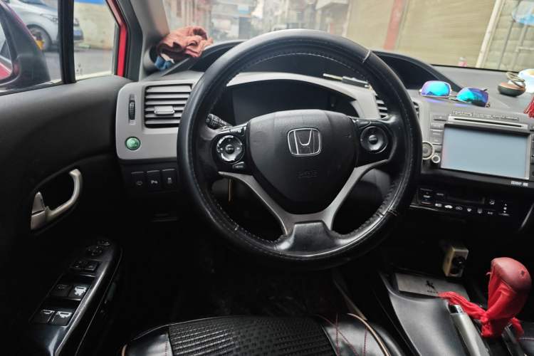 Used Honda Civic 2013 10th Anniversary 1.8L Automatic Luxury Edition Steering Wheel