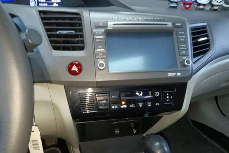 Used Honda Civic 2013 10th Anniversary 1.8L Automatic Luxury Edition Audio And AC Panel