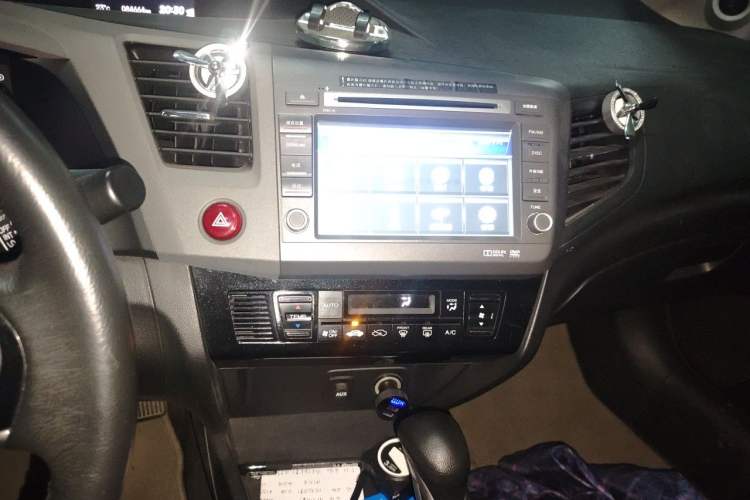 Used Honda Civic 2013 10th Anniversary 1.8L Automatic Luxury Edition Audio And AC Panel