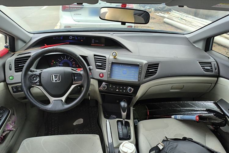 Used Honda Civic 2013 10th Anniversary 1.8L Automatic Comfort Version Center Console
