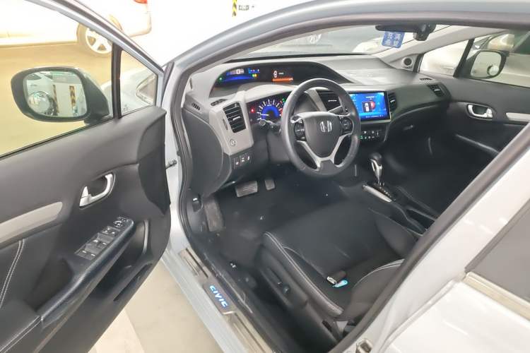 Used Honda Civic 2013 10th Anniversary 1.8L Automatic Luxury Edition Driver Seat