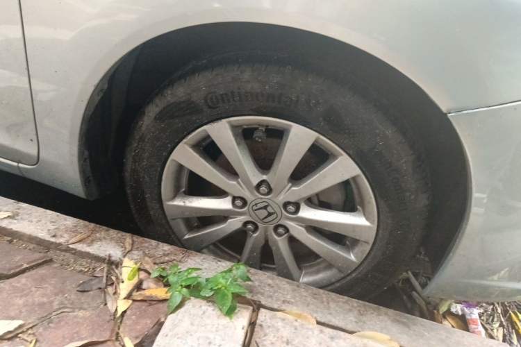 Used Honda Civic 2013 10th Anniversary 1.8L Automatic Luxury Edition Right Front Wheel Hub