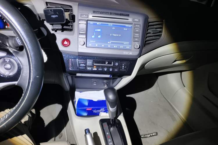 Used Honda Civic 2013 10th Anniversary 1.8L Automatic Luxury Edition Audio And AC Panel