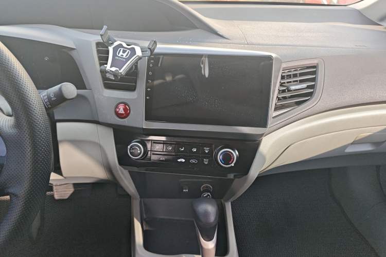 Used Honda Civic 2013 10th Anniversary 1.8L Automatic Comfort Version Audio And AC Panel