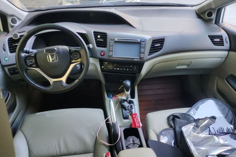 Used Honda Civic 2013 10th Anniversary 1.8L Automatic Luxury Edition Center Console