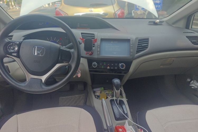 Used Honda Civic 2013 10th Anniversary 1.8L Automatic Comfort Version Center Console