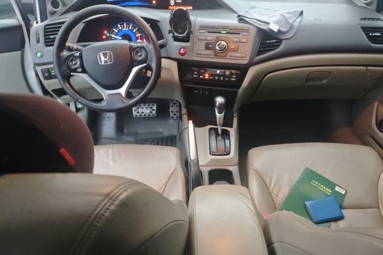 Used Honda Civic 2013 10th Anniversary 1.8L Automatic Luxury Edition Center Console