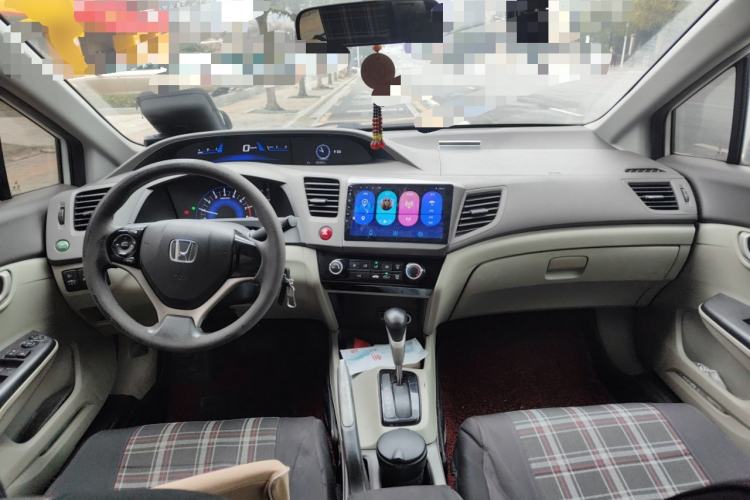 Used Honda Civic 2013 10th Anniversary 1.8L Automatic Comfort Version Center Console