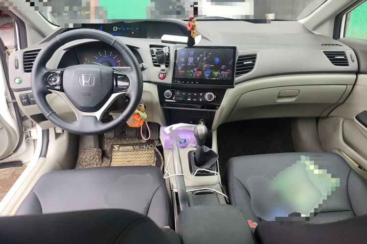 Used Honda Civic 2013 10th Anniversary Edition 1.8L Manual Comfort Version Center Console