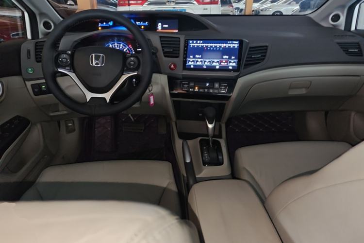 Used Honda Civic 2013 10th Anniversary 1.8L Automatic Luxury Edition Center Console
