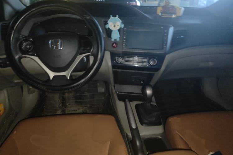 Used Honda Civic 2013 10th Anniversary Edition 1.8L Manual Comfort Version Center Console