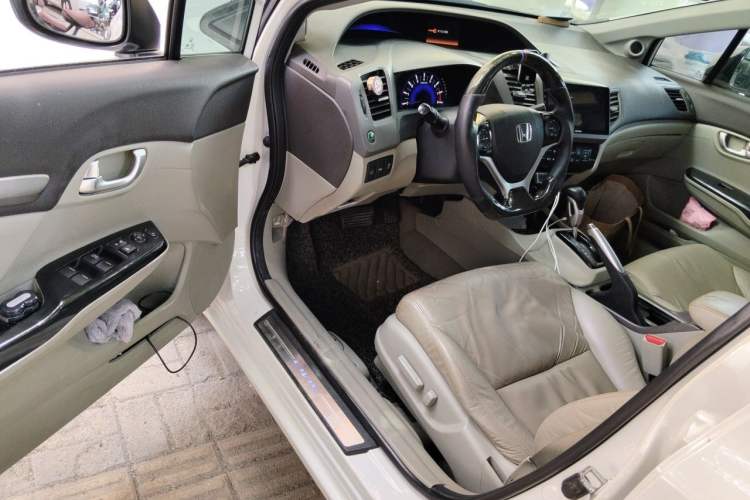 Used Honda Civic 2013 10th Anniversary 1.8L Automatic Luxury Edition Driver Seat