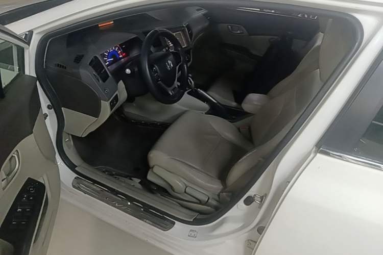 Used Honda Civic 2013 10th Anniversary 1.8L Automatic Comfort Version Driver Seat
