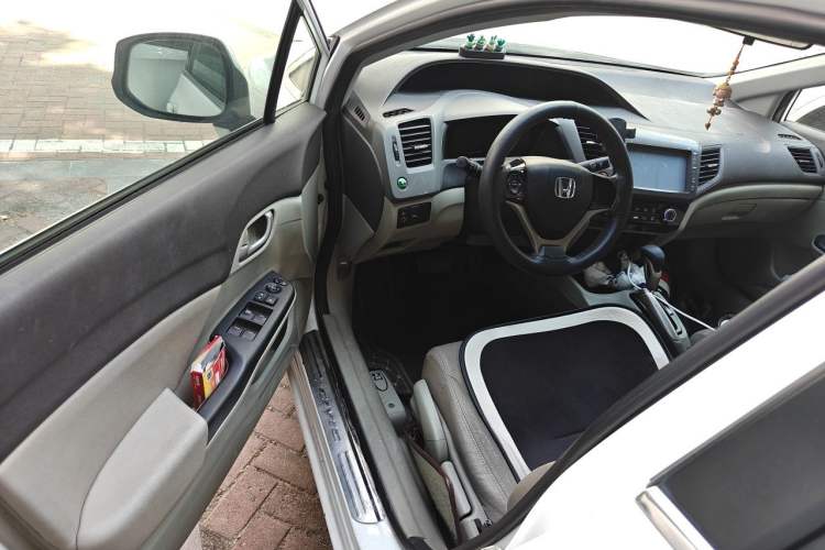 Used Honda Civic 2013 10th Anniversary 1.8L Automatic Comfort Version Driver Seat