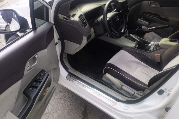 Used Honda Civic 2013 10th Anniversary 1.8L Automatic Comfort Version Driver Seat