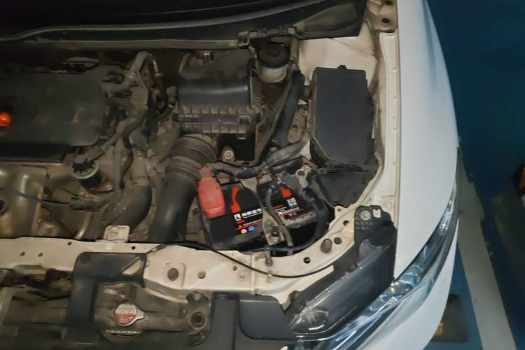Used Honda Civic 2013 10th Anniversary 1.8L Automatic Comfort Version Engine Bay Left