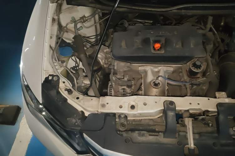 Used Honda Civic 2013 10th Anniversary 1.8L Automatic Comfort Version Engine Bay Right