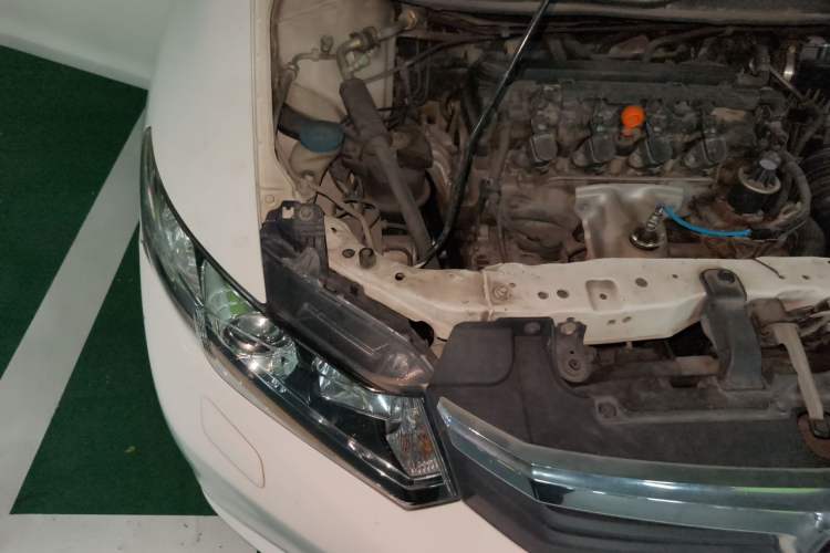 Used Honda Civic 2013 10th Anniversary 1.8L Automatic Luxury Edition Engine Bay Right