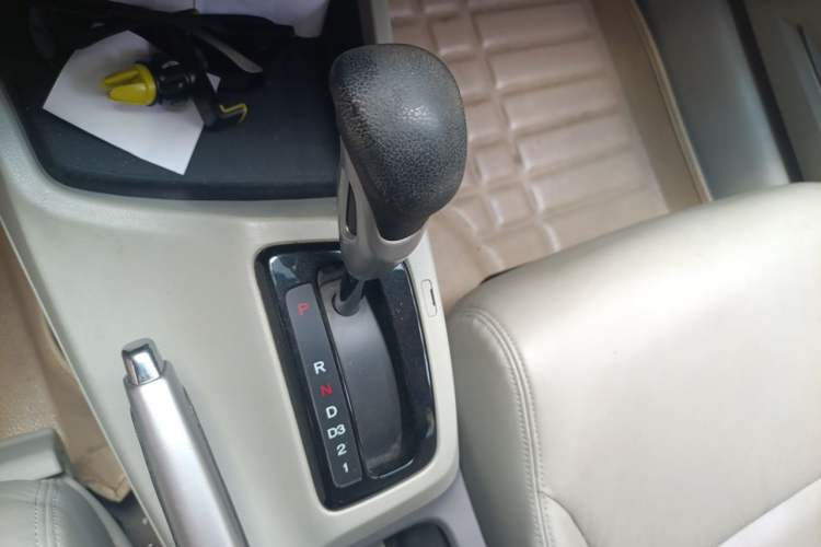 Used Honda Civic 2013 10th Anniversary 1.8L Automatic Luxury Edition Gear Lever