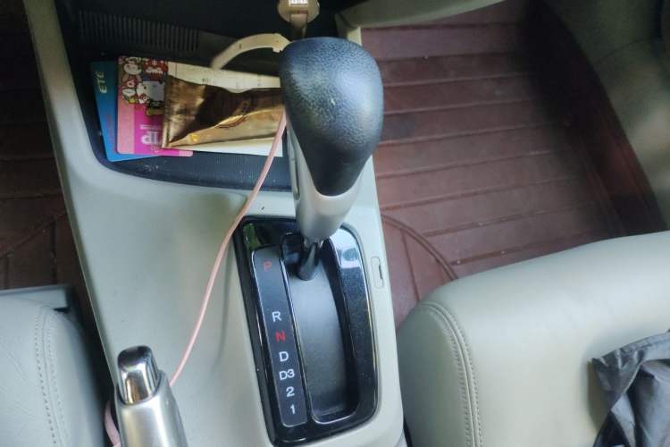 Used Honda Civic 2013 10th Anniversary 1.8L Automatic Luxury Edition Gear Lever
