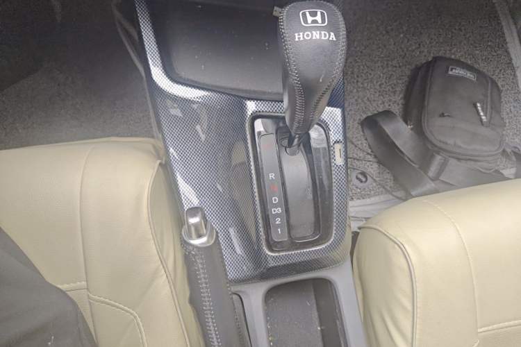 Used Honda Civic 2013 10th Anniversary 1.8L Automatic Luxury Edition Gear Lever