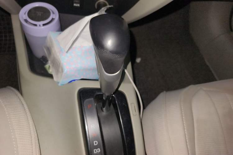 Used Honda Civic 2013 10th Anniversary 1.8L Automatic Luxury Edition Gear Lever
