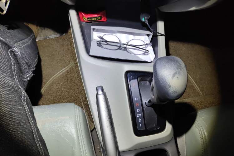 Used Honda Civic 2013 10th Anniversary 1.8L Automatic Comfort Version Gear Lever