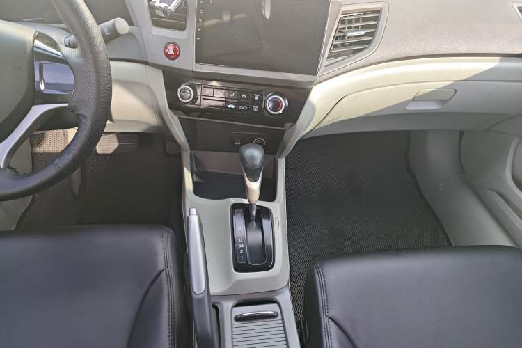 Used Honda Civic 2013 10th Anniversary 1.8L Automatic Comfort Version Gear Lever