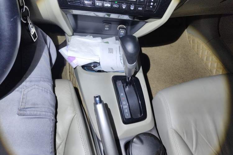Used Honda Civic 2013 10th Anniversary 1.8L Automatic Luxury Edition Gear Lever