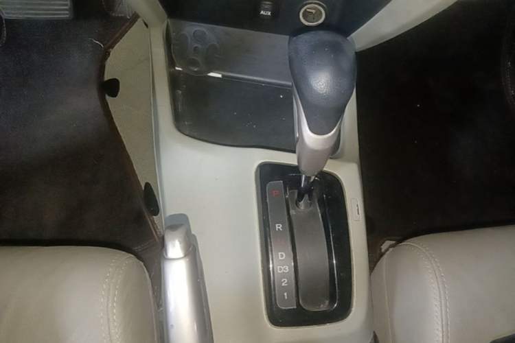 Used Honda Civic 2013 10th Anniversary 1.8L Automatic Comfort Version Gear Lever