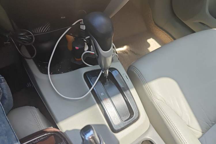 Used Honda Civic 2013 10th Anniversary 1.8L Automatic Luxury Edition Gear Lever
