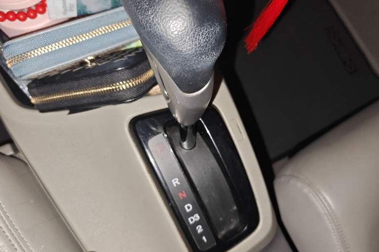 Used Honda Civic 2013 10th Anniversary 1.8L Automatic Luxury Edition Gear Lever