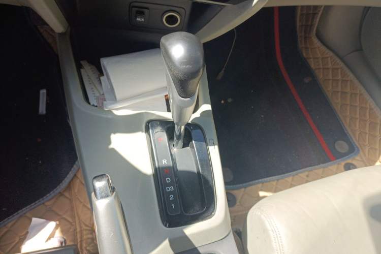 Used Honda Civic 2013 10th Anniversary 1.8L Automatic Luxury Edition Gear Lever