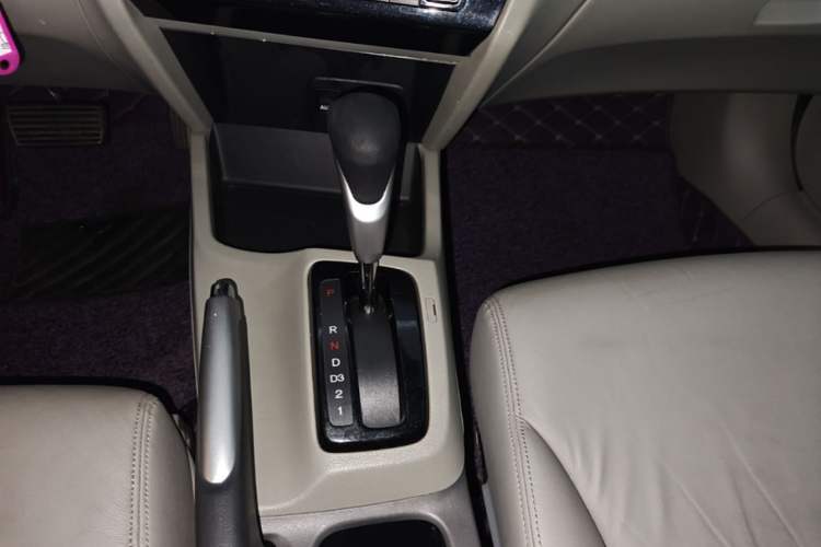 Used Honda Civic 2013 10th Anniversary 1.8L Automatic Luxury Edition Gear Lever