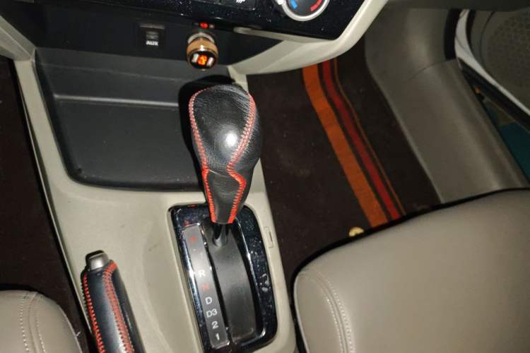 Used Honda Civic 2013 10th Anniversary 1.8L Automatic Comfort Version Gear Lever