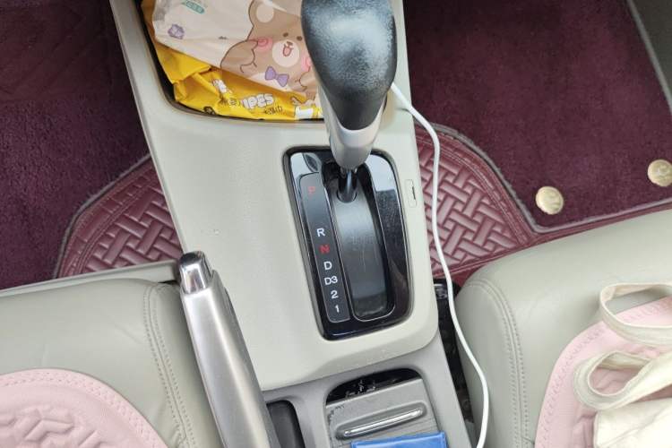 Used Honda Civic 2013 10th Anniversary 1.8L Automatic Luxury Edition Gear Lever