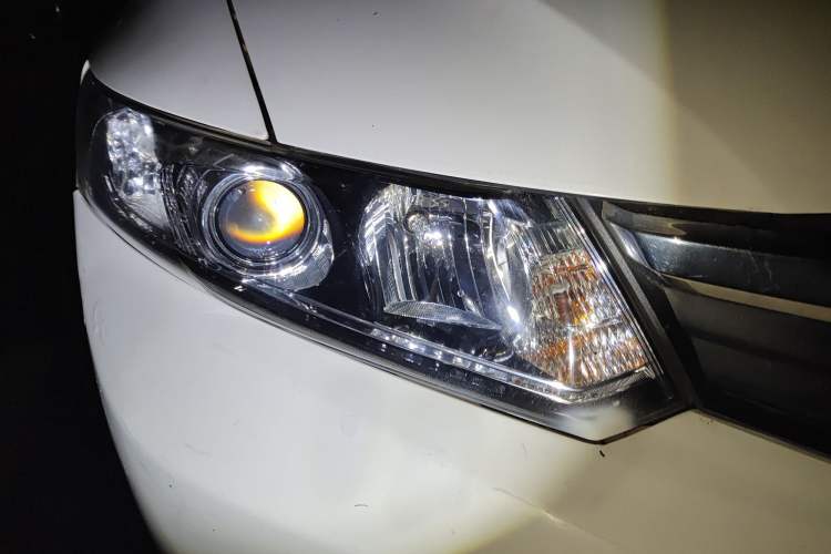Used Honda Civic 2013 10th Anniversary 1.8L Automatic Comfort Version Right Front Headlight