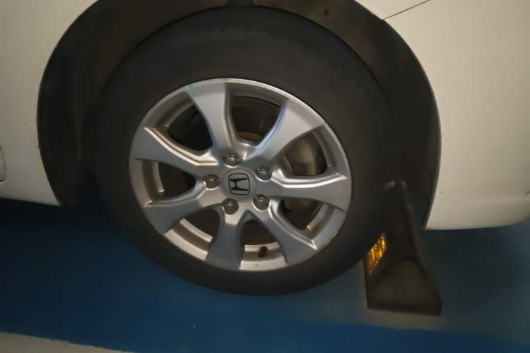 Used Honda Civic 2013 10th Anniversary 1.8L Automatic Comfort Version Right Front Wheel Hub