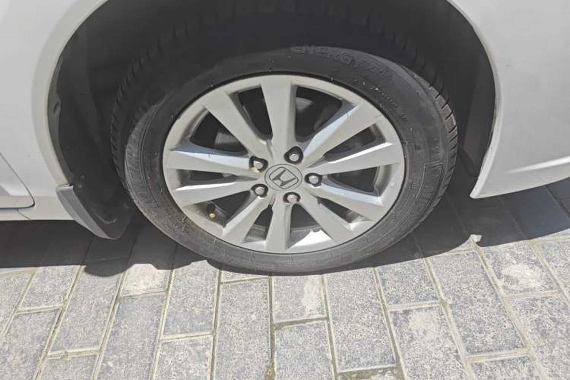 Used Honda Civic 2013 10th Anniversary 1.8L Automatic Luxury Edition Right Front Wheel Hub