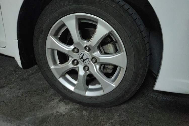 Used Honda Civic 2013 10th Anniversary 1.8L Automatic Comfort Version Right Front Wheel Hub