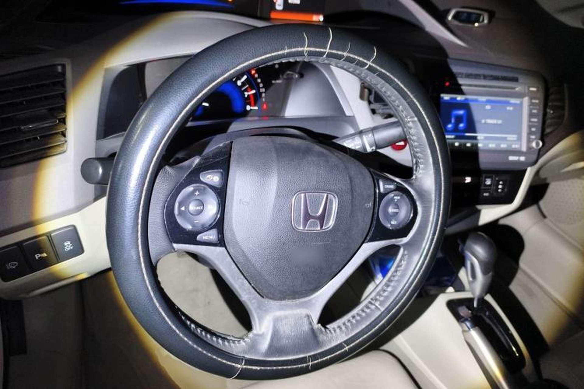 Used Honda Civic 2013 10th Anniversary 1.8L Automatic Luxury Edition Steering Wheel